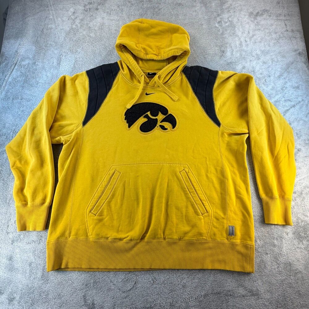 Nike Iowa Hawkeyes Hoodie Men's XL Yellow Therma Fit Pullover Sweatshirt NCAA
